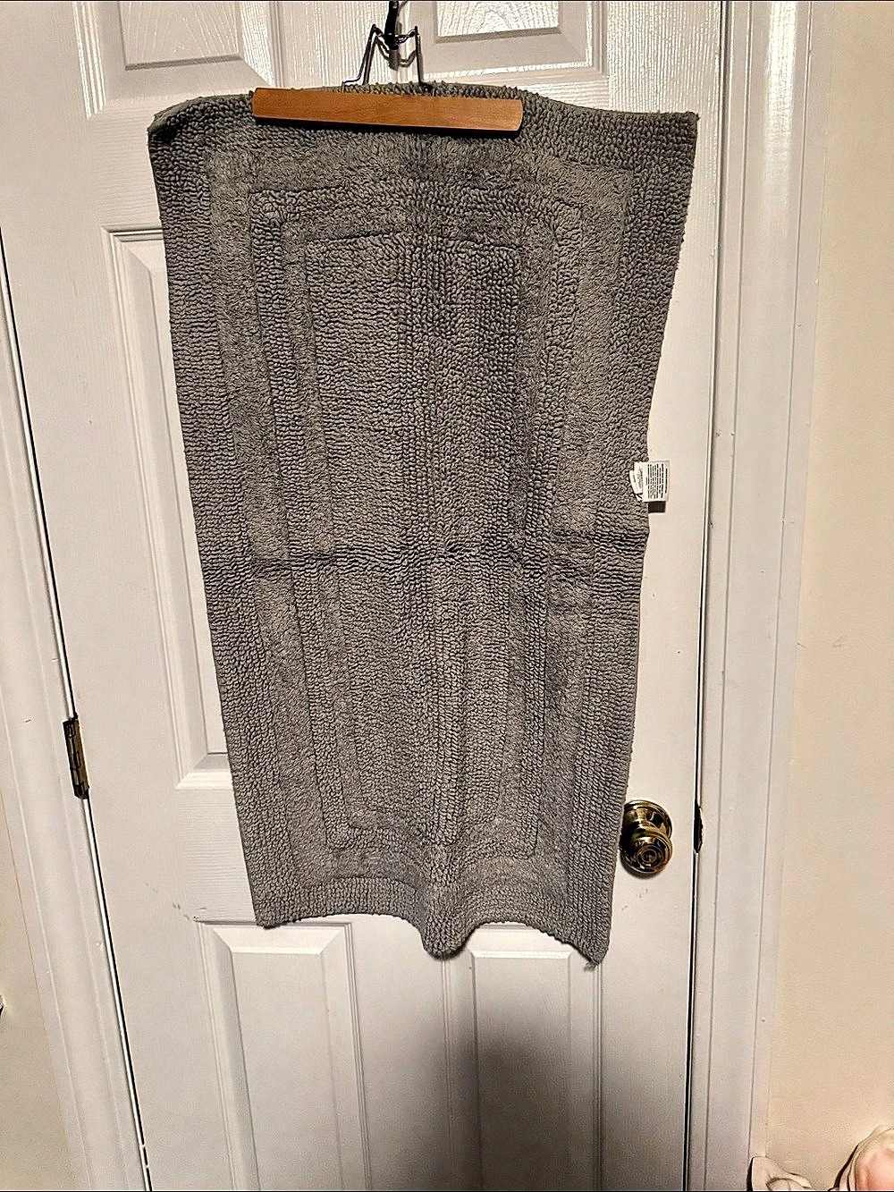 The Threshold Textured Bath mat in Gray